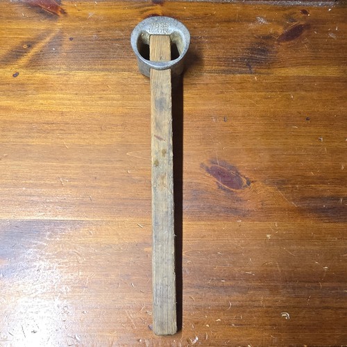 Voss antique clothes wringer - clothes,